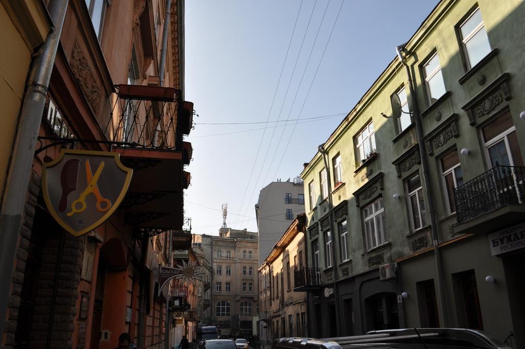 Apartmenti Near Opera Theater Apartment *