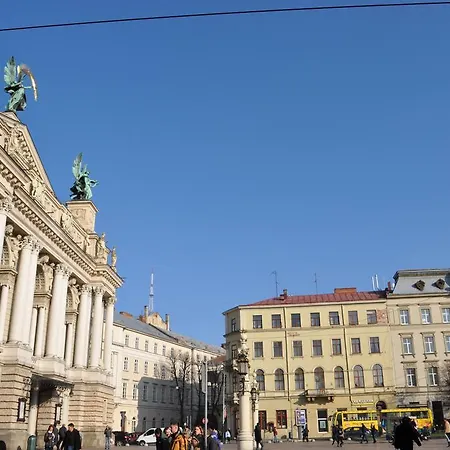 Apartmenti Near Opera Theater Lviv Exterior photo