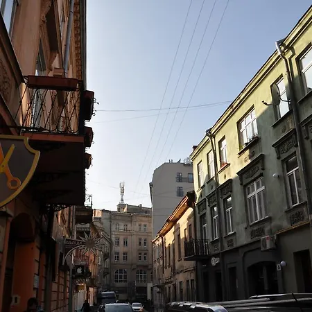 Apartmenti Near Opera Theater Lviv Exterior photo